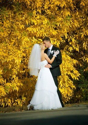 newlywed kiss