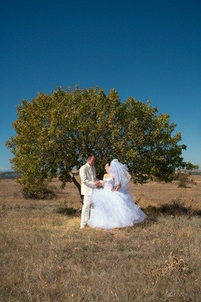 newlyweds outside