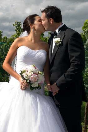 newlyweds kissing