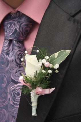 groom's boutonniere